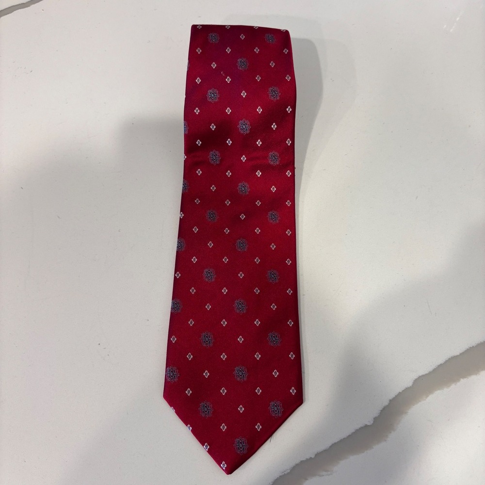 Joseph Abboud Mens Red Medallion Geometric‎ Silk Necktie Handmade in Italy
